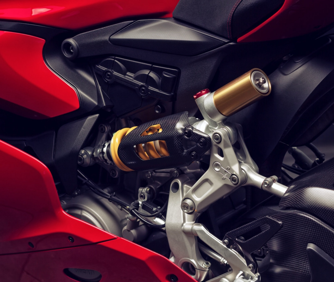 Eine Nahaufnahme eines roten Motorrads